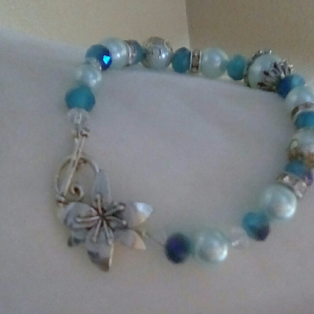 Gorgeous Statement Bracelet (NWOT)